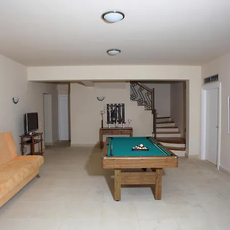 Villa Luxurious Villas In Porto Heli *